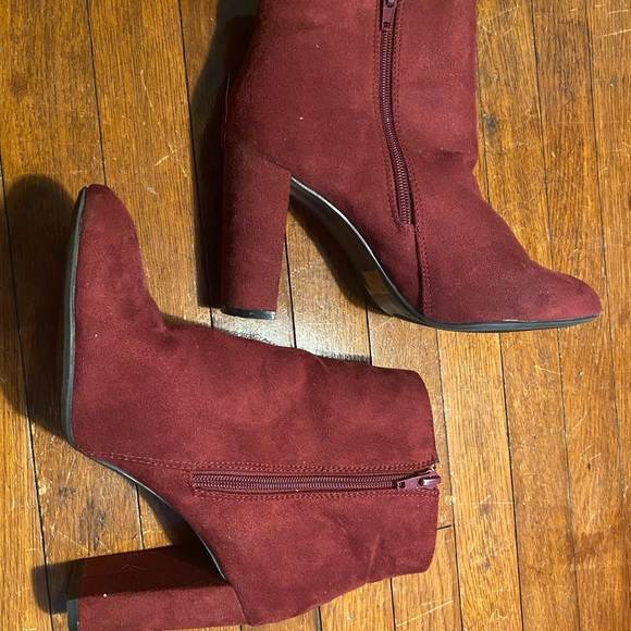 Women’s booties - Picture 3 of 6